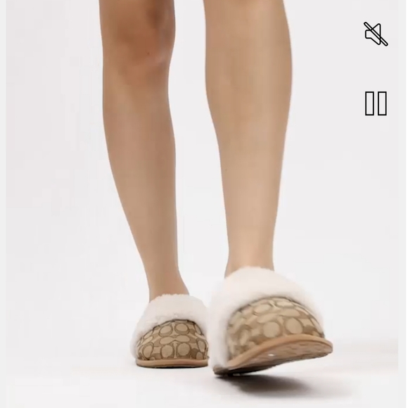 New! Best Seller! Ziva Slippers in Khaki - Picture 5 of 6